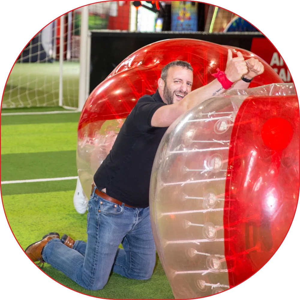 BUBBLE FOOT ARENA FOOTBALL ANNIVERSAIRES TEAMBUILDING BOULES GEANTES GONFLABES ANIMATION ACTIVITES SPORTIVES FUN LOISIRS DIVERTISSEMENT JEU EQUIPE GROUPE EVG EVF ENTERREMENT VIE GARCON FILLE BULLES GEANTES
