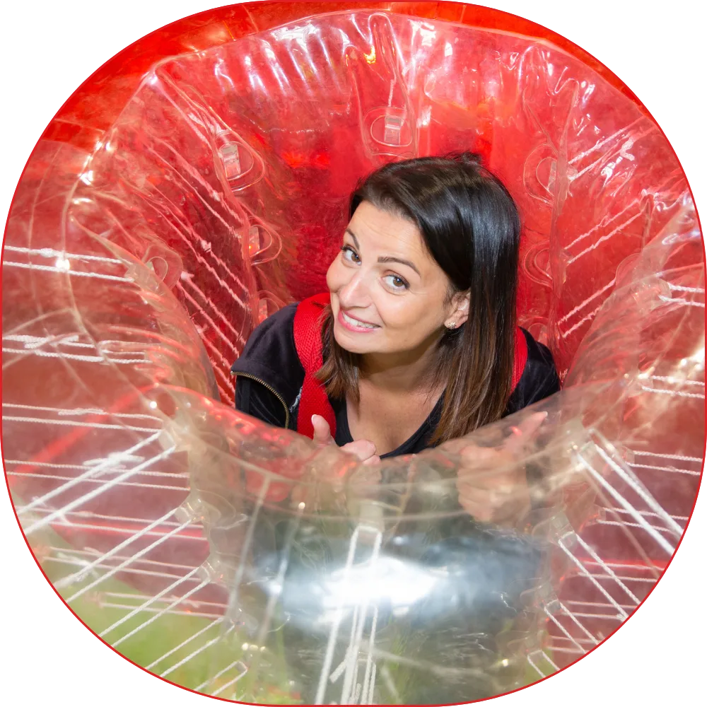 BUBBLE FOOT ARENA FOOTBALL ANNIVERSAIRES TEAMBUILDING BOULES GEANTES GONFLABES ANIMATION ACTIVITES SPORTIVES FUN LOISIRS DIVERTISSEMENT JEU EQUIPE GROUPE EVG EVF ENTERREMENT VIE GARCON FILLE BULLES GEANTES